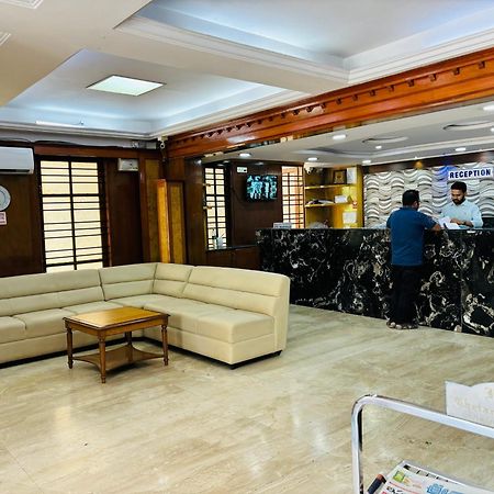 OYO 592 Hotel Chetan International Bangalore Esterno foto