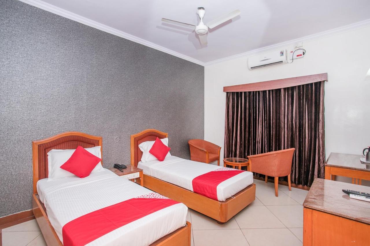 OYO 592 Hotel Chetan International Bangalore Esterno foto