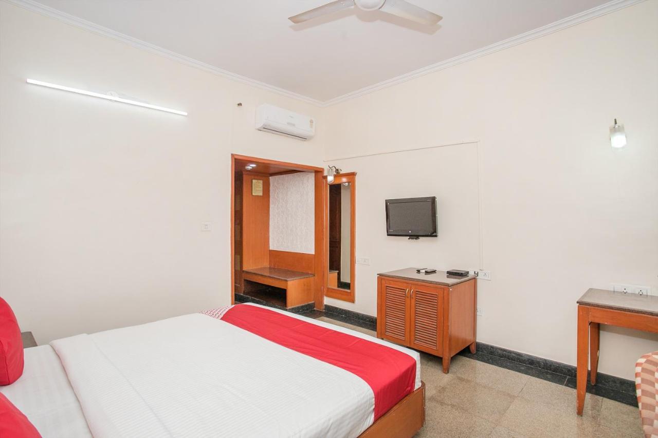 OYO 592 Hotel Chetan International Bangalore Esterno foto