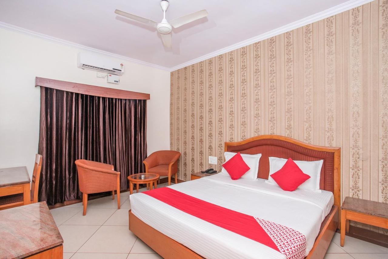 OYO 592 Hotel Chetan International Bangalore Esterno foto
