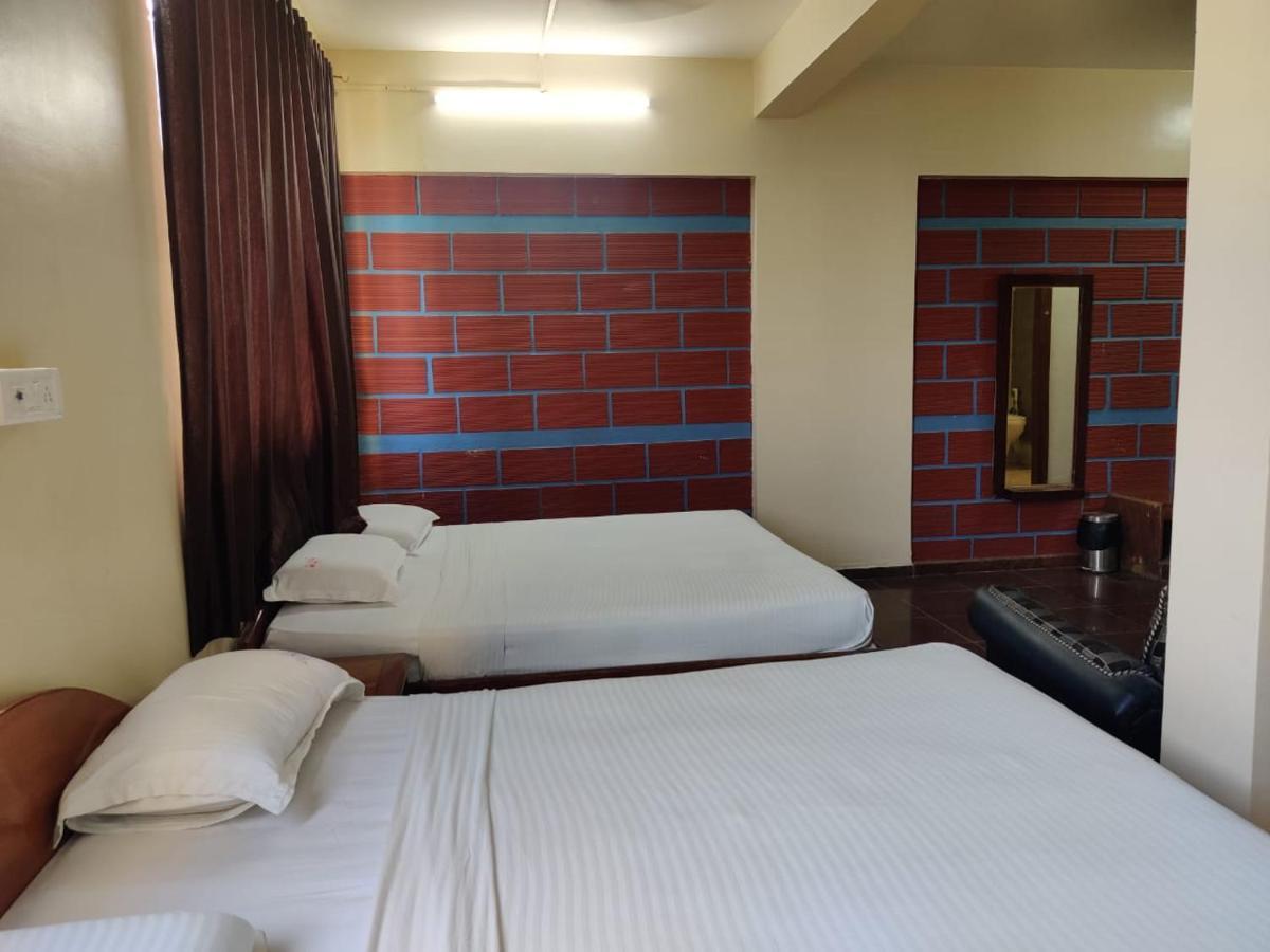 OYO 592 Hotel Chetan International Bangalore Esterno foto