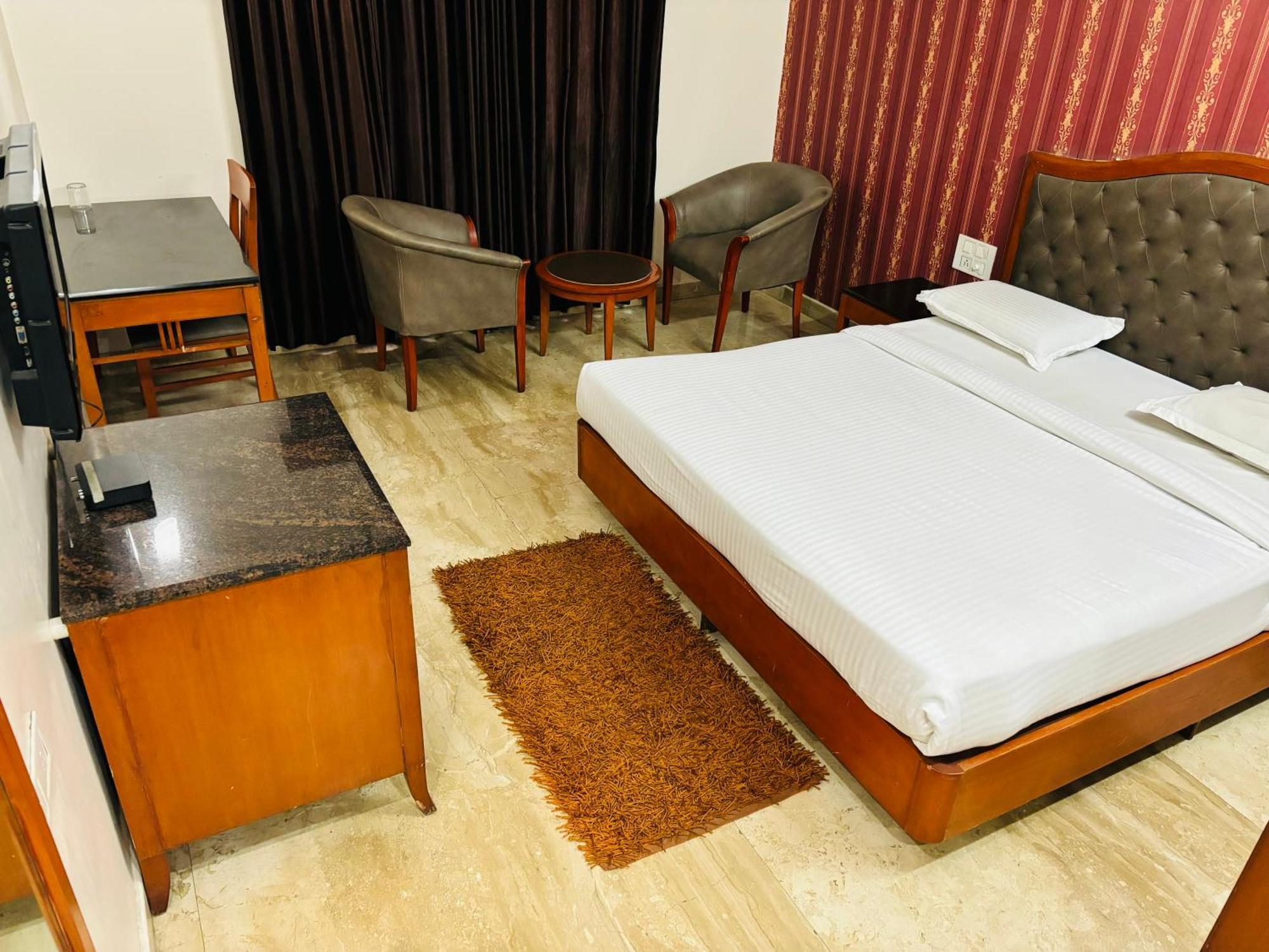OYO 592 Hotel Chetan International Bangalore Esterno foto