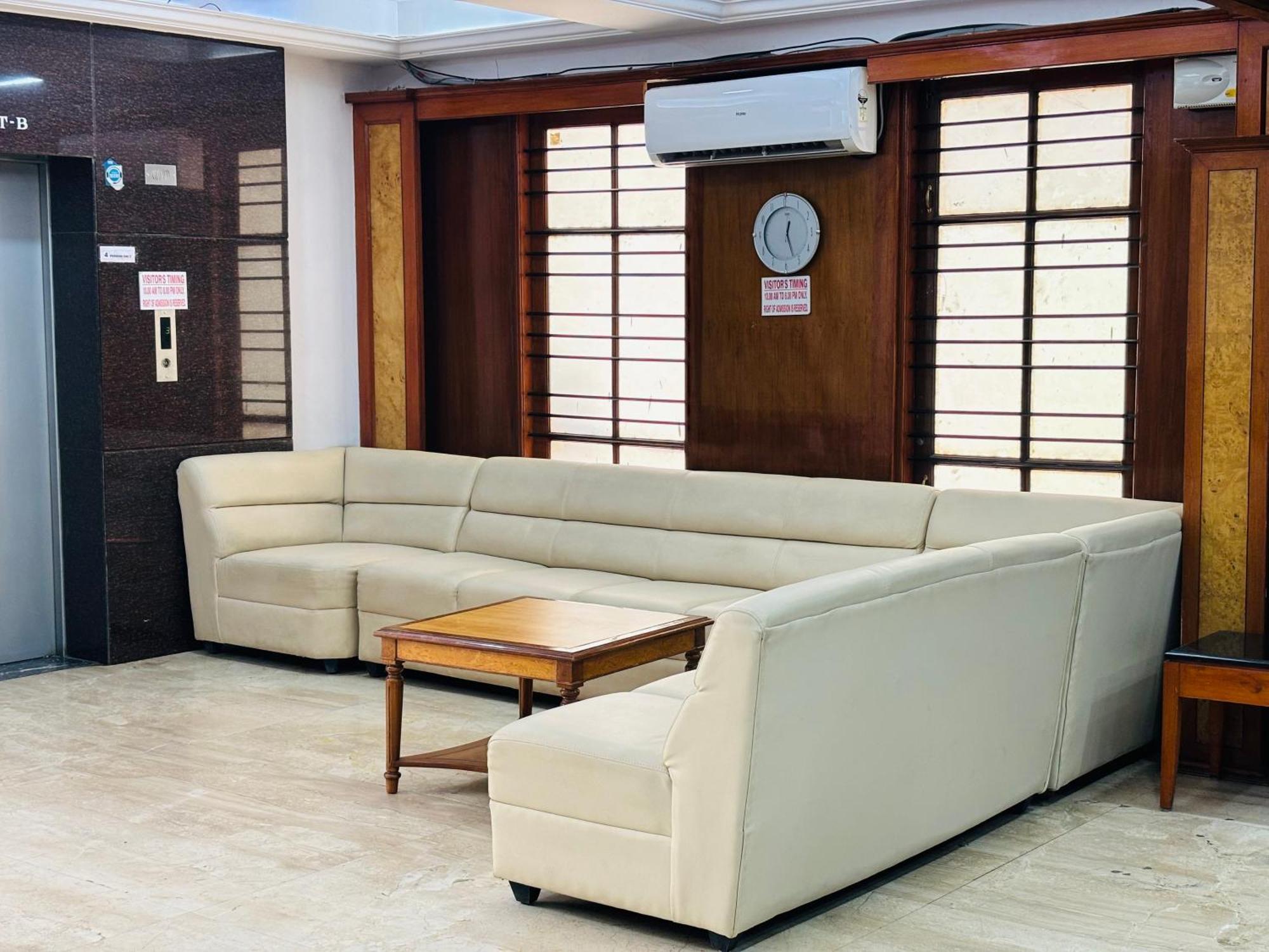 OYO 592 Hotel Chetan International Bangalore Esterno foto