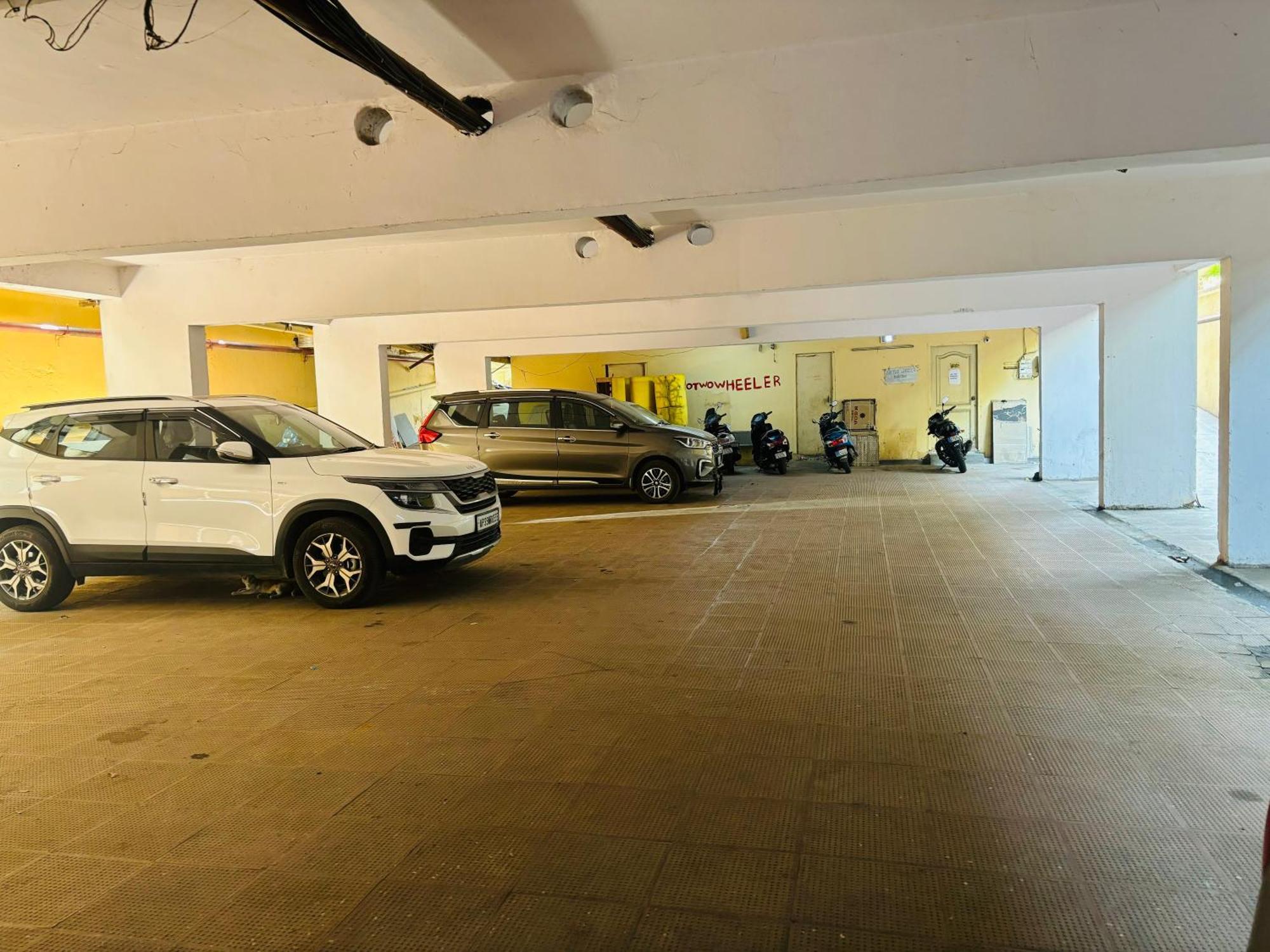 OYO 592 Hotel Chetan International Bangalore Esterno foto